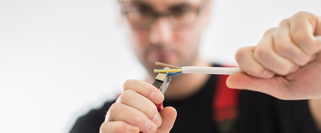 Elektroprüfung bei DZ Elektrotechnik GmbH in Stuttgart