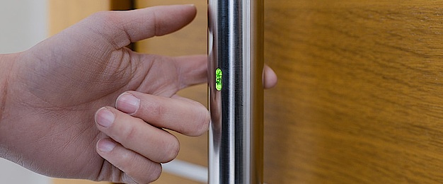 Zutritts­kontrolle bei DZ Elektrotechnik GmbH in Stuttgart